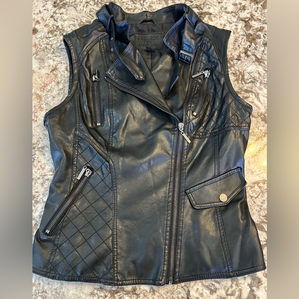 Small Chelsea & Violet Women’s Black Biker Faux Leather Vest Rock Winter Fall